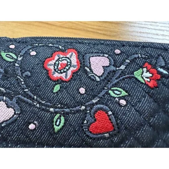Vera Bradley Iconic RFID Crossbody Wallet - Denim Navy w/Heart Embroidery NWT - Picture 2 of 8